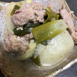 聖護院大根と豚コマ切れ肉の塩煮